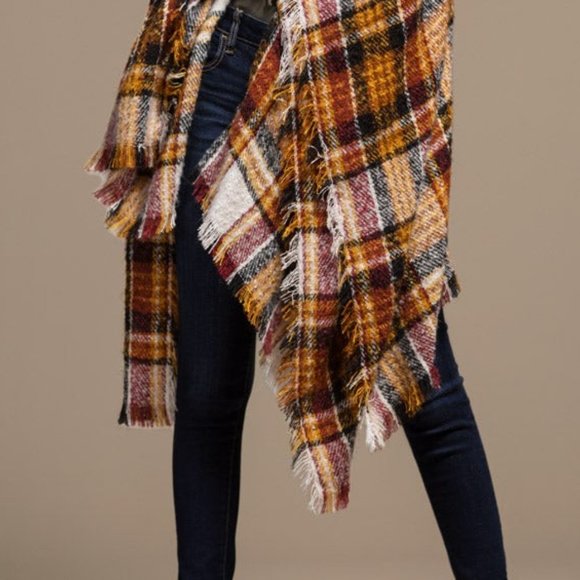 Hooded Ruana Yarn Dye Plaid - Bottom Short Fringe - Mocha & White Color Scheme - Picture 3 of 6